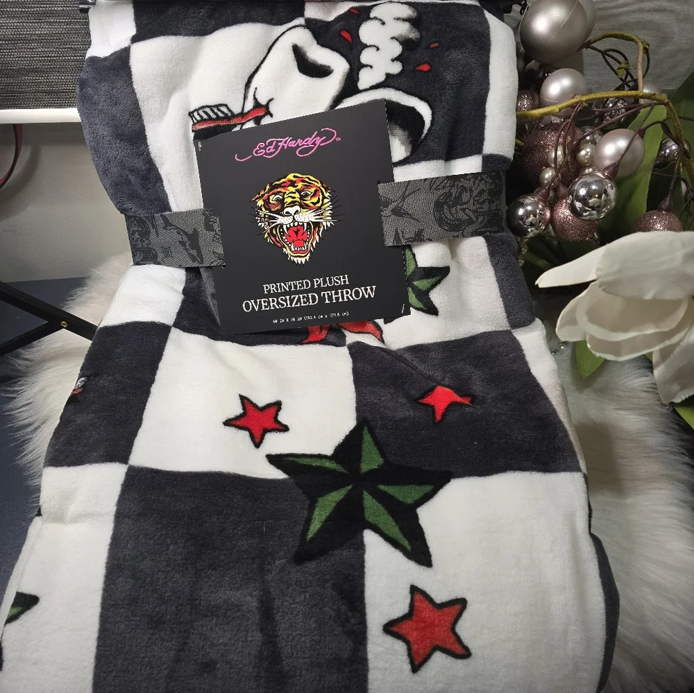 Ed Hardy Embossed plush oversized throw 60in x 70in new